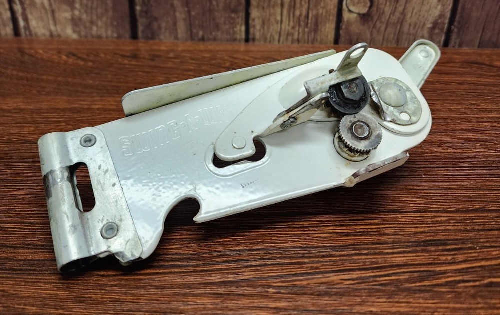 VTG Swing-A-Way Can Opener - White