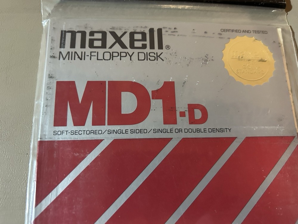Maxell MD1-D Mini Floppy Disk 5.25” 2 pack with 2 empty display cases