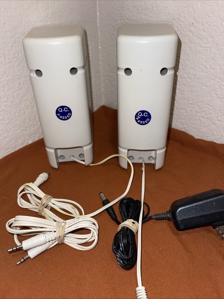 Vintage QIC Desktop Multimedia Speaker System Gray Model 8860