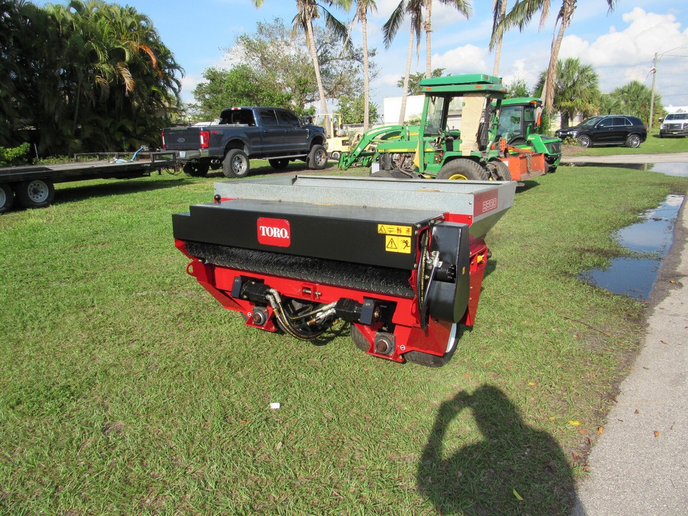 2017 Toro 2500 Top Dresser Self Contained Sand Spreader Pull Type Model #44507