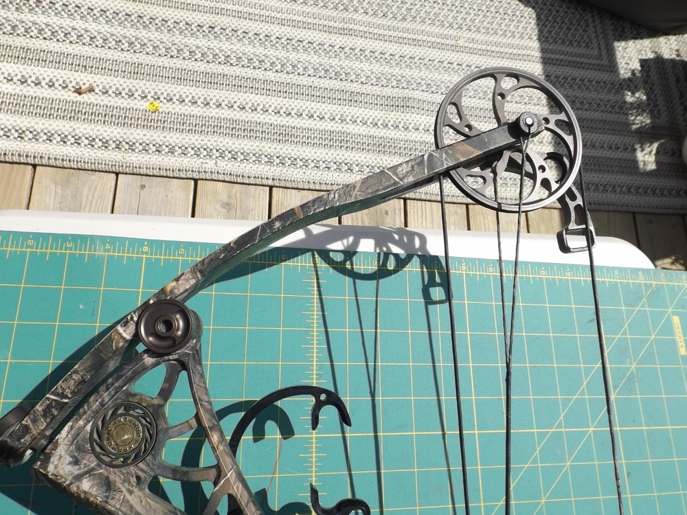 Mathew’s drenalin LD Compound Bow Equipped 70/30 SE3 RH
