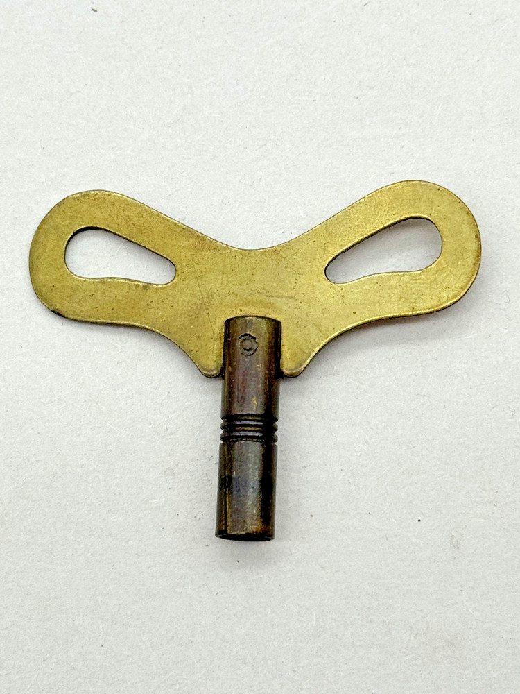 ANTIQUE CLOCK  KEY Size #7 3.8mm (CM93-231)