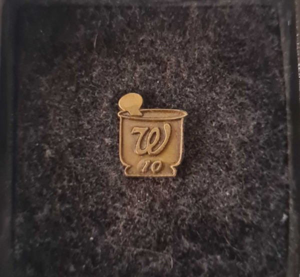 Walgreens 10 Years  Anniversary Lapel Pin