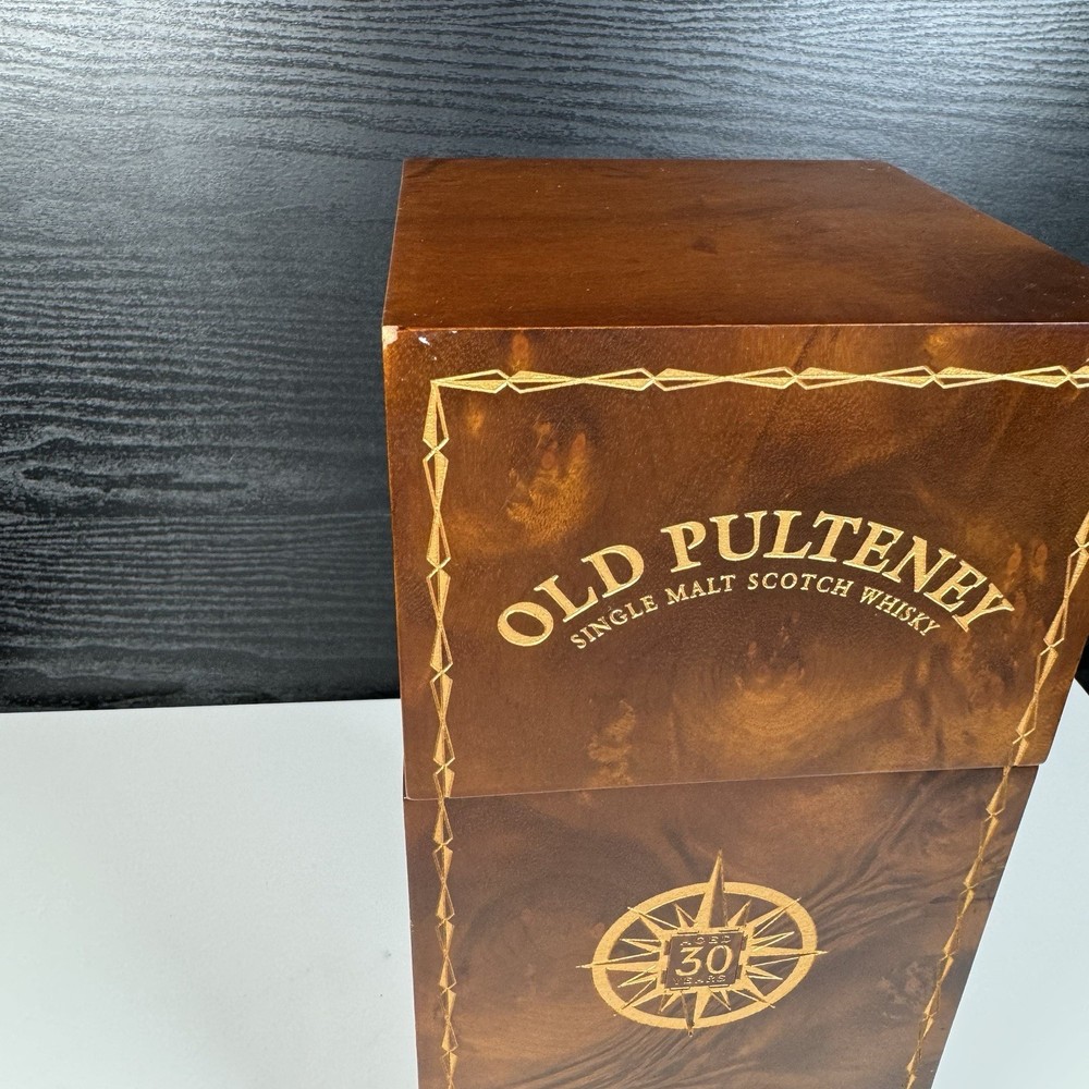 Old Pulteney 30 Years Old Box Empty - 2009