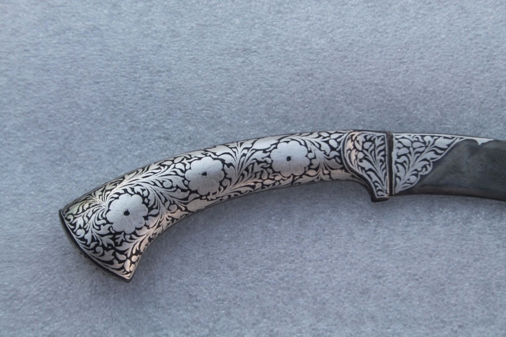 Fantastic curve iron blade Dagger Mughal Calligraphy silver inlaid work Handle