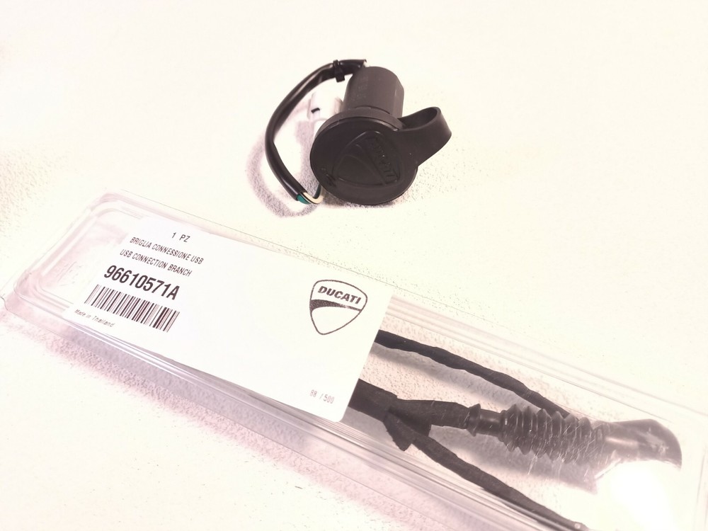 USB Output Power Extension for Ducati Scrambler 96680561A