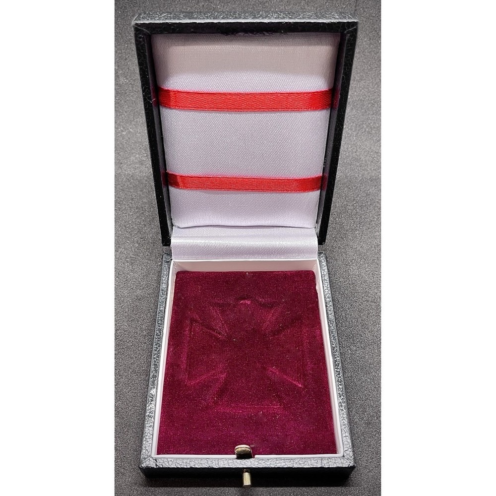 WW2 Second Class Iron Cross LDO Box - REPRO
