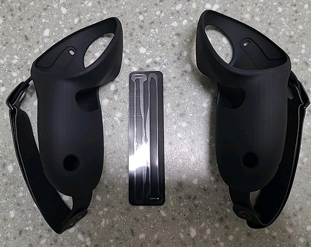 Black AMVR Quest 3/3S Grip Controller Covers