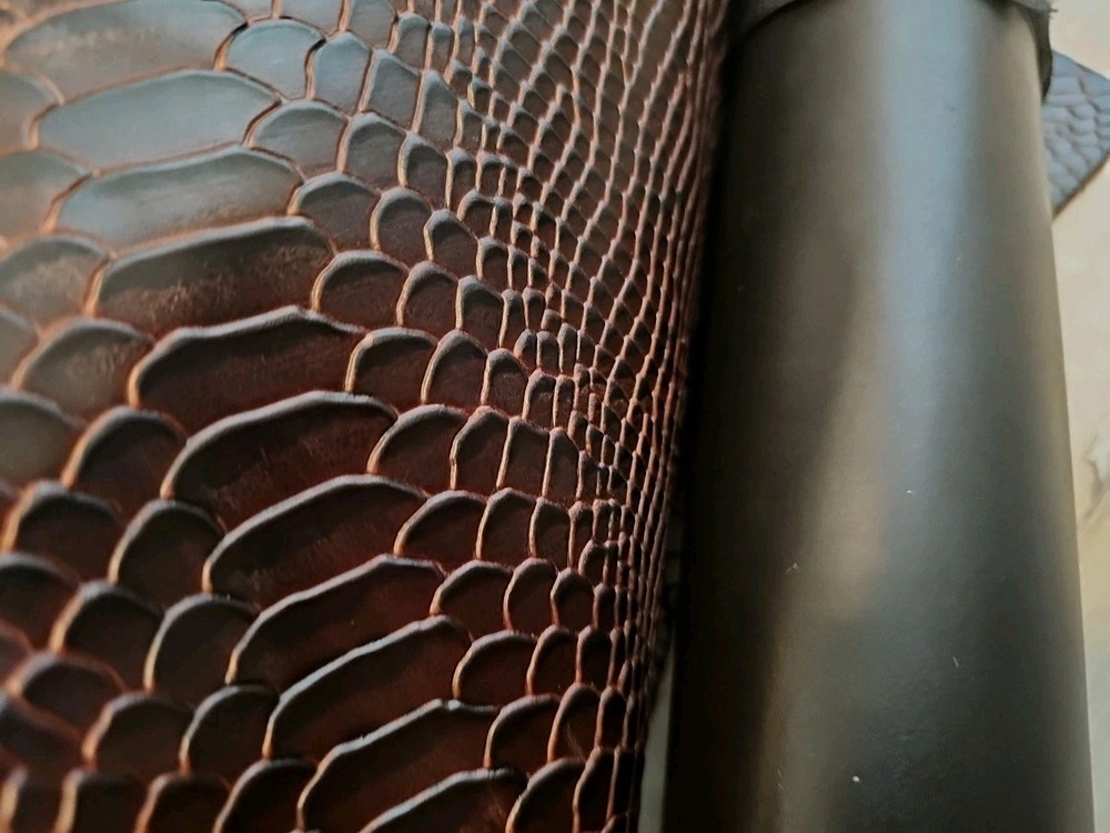 4-5oz DARK SABLE BROWN PULL UP SNAKESKIN EMBOSSED LEATHER HIDE SHOULDER PANEL 7+