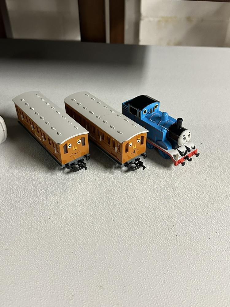 Bachmann HO Scale Thomas & Friends Thomas With Annie & Clarabel Set