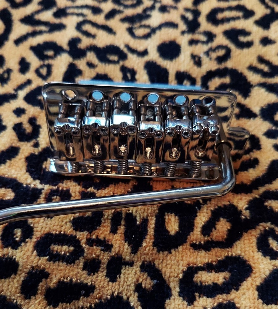 squier strat 6 point bridge, trem bar unbranded chrome
