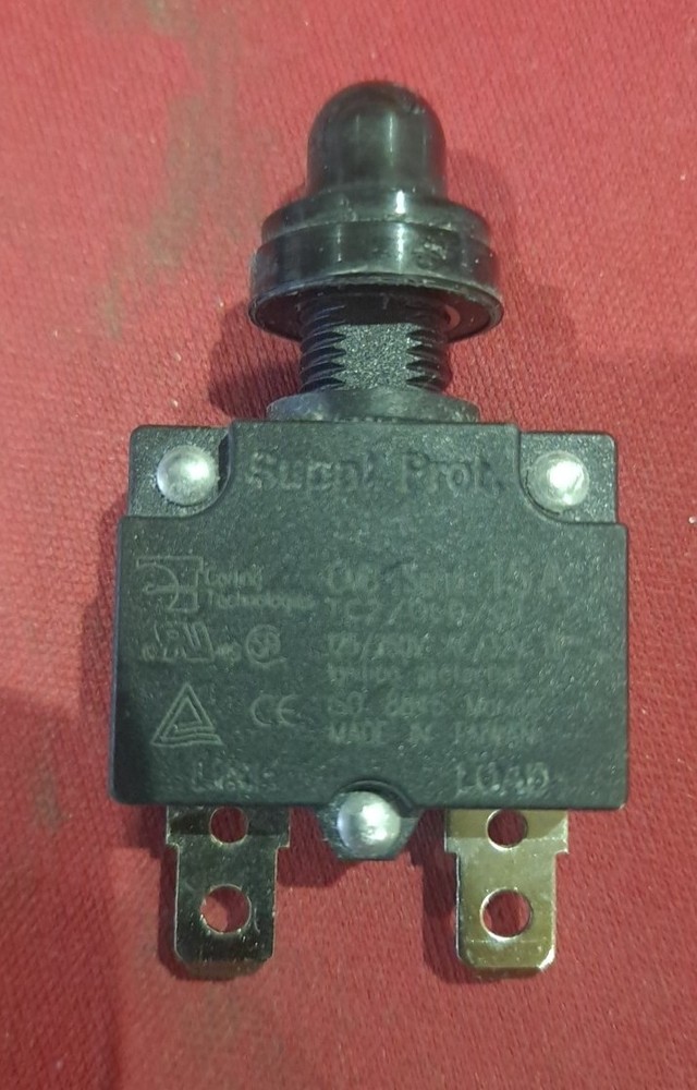 PUSH-BUTTON 15  AMP MECHANICAL MARINE CIRCUIT BREAKERS  Sm