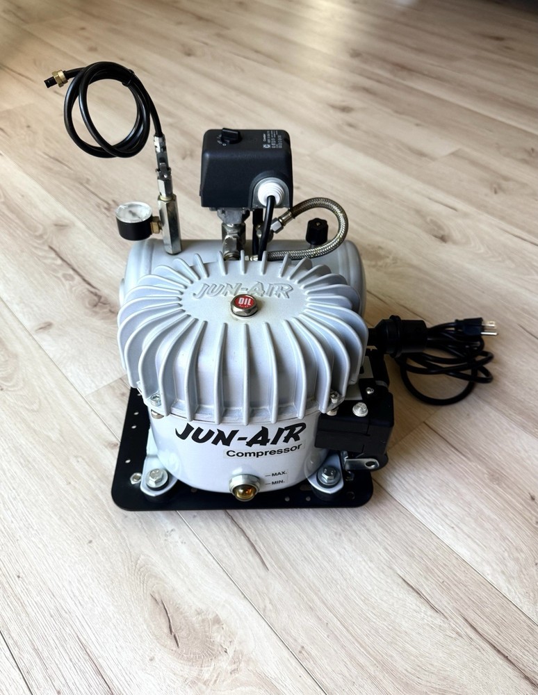JUN-AIR Model 6-4 120 Psi AIR COMPRESSOR LABORATORY PUMP