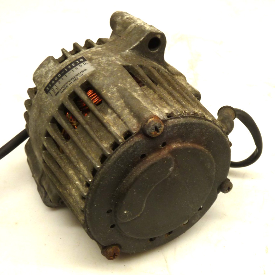 Suzuki RF600 Alternator .