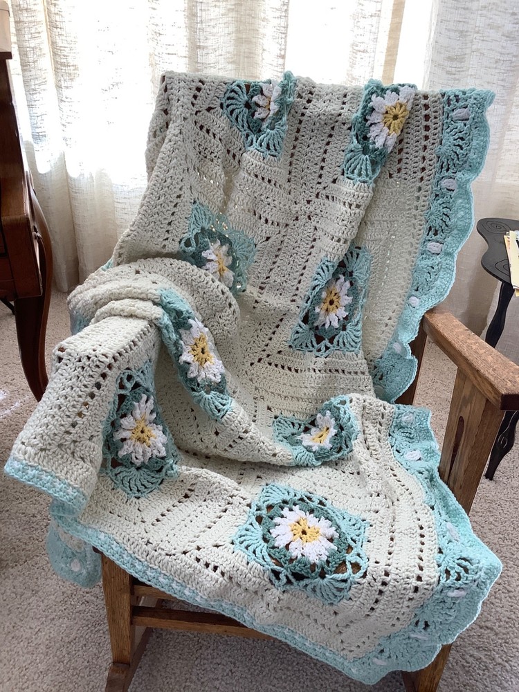 Handmade Afghan Blanket Throw Crochet white 72”x51”