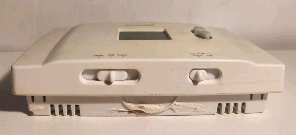 Honeywell RTH111B1024 Digital Non-Programmable Thermostat - White