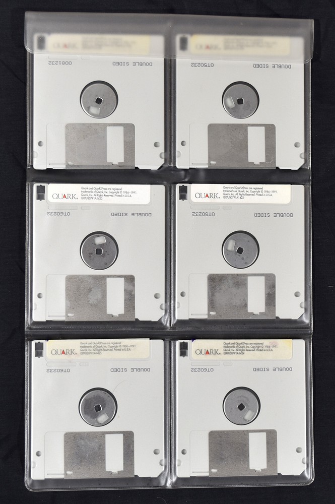 Quark Xpress 3.1 Floppy 3.5 Diskette Software Set for Mac OS or Windows