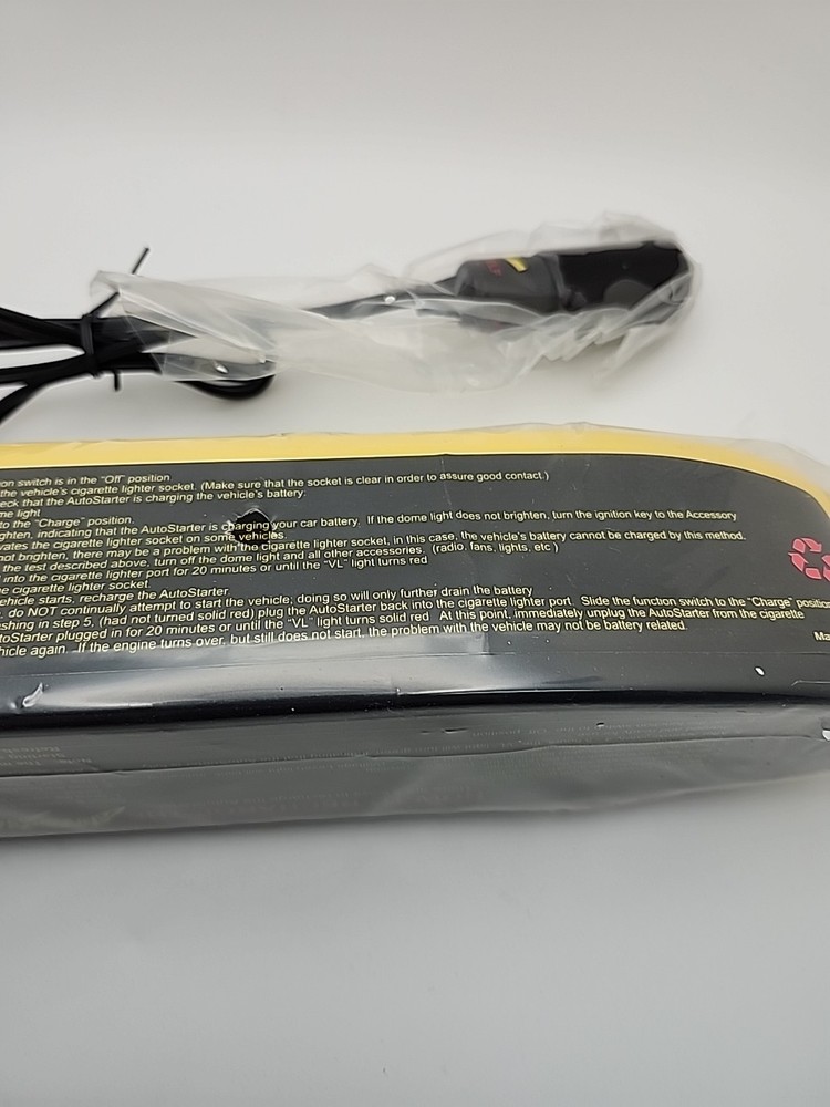 Auto Starter Car Battery Recharger With Flashlight- New