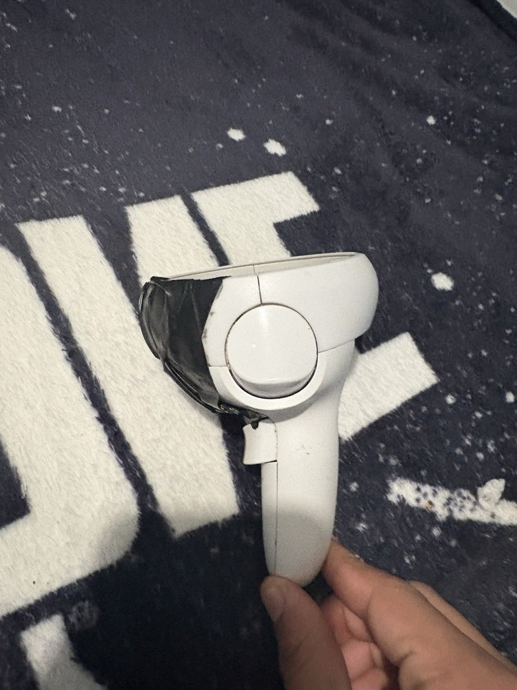 Meta Quest 2 Used Not Including controllers