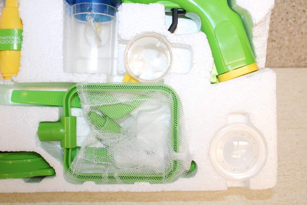 NATIONAL GEOGRAPHIC™ Bug Collector and Microscope Combo - New w/Defects