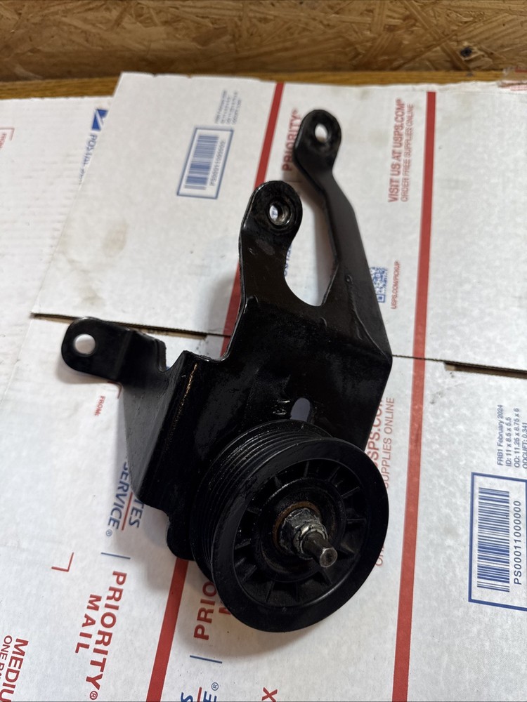 Mercruiser tensioner puller with bracket 862083