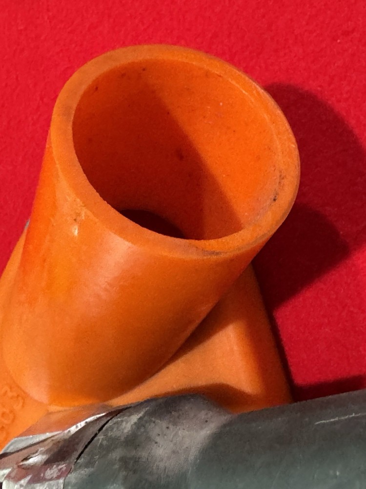 Dustless Handheld Surface Grinder - Metabo 15-125HT Angle Grinder