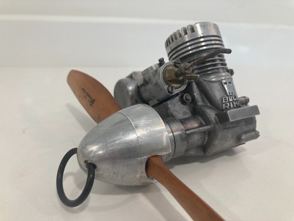 SUPER TIGRE 40 BULL RING Nitro Engine w/ Muffler