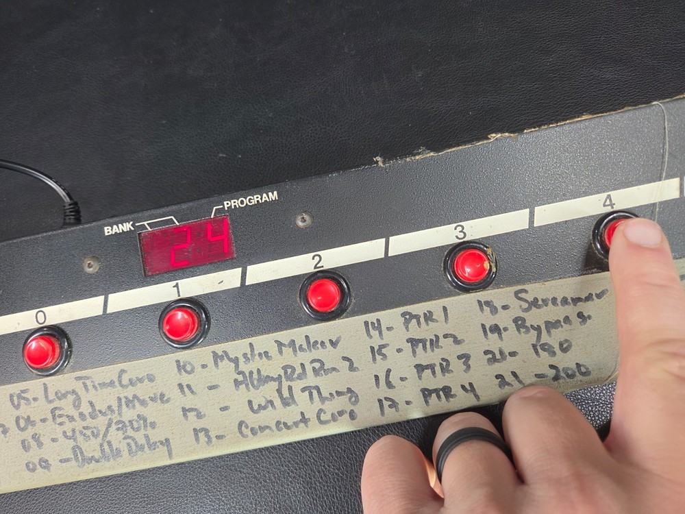 ADA MC-1 MiDi Controller Foot Controller Working No Power Supply VIDEO DEMO! 🎥