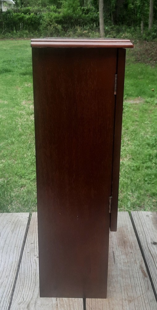 Wall Storage Cabinet / Bathroom Storage Wall Cabinet, Pre-Owned