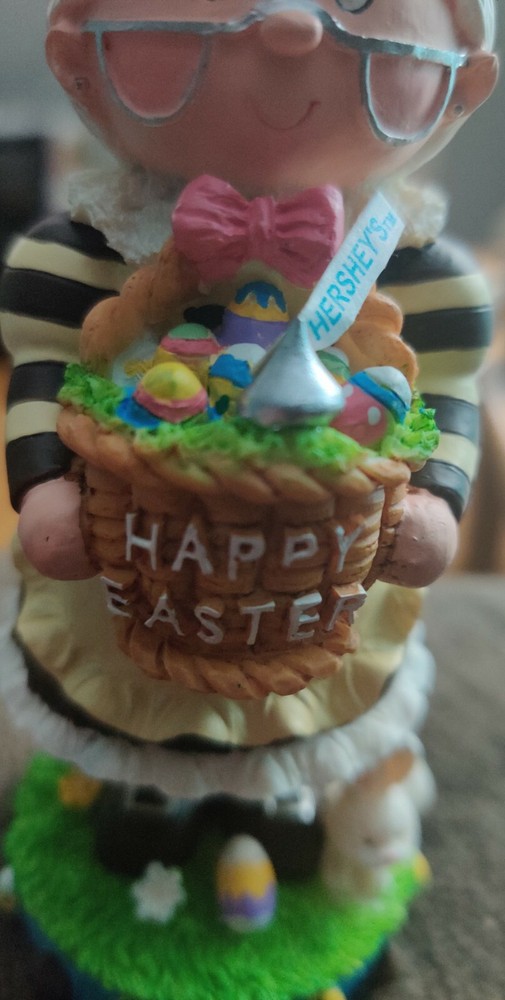 Hershey's Figurine Happy Easter 2001