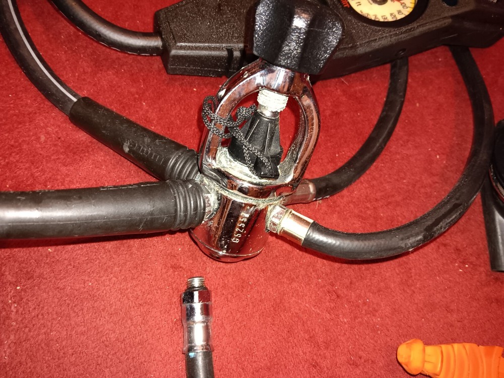 Mares MR12 III Regulator Octopus w/Suunto Gauge Set Compas Untested Read