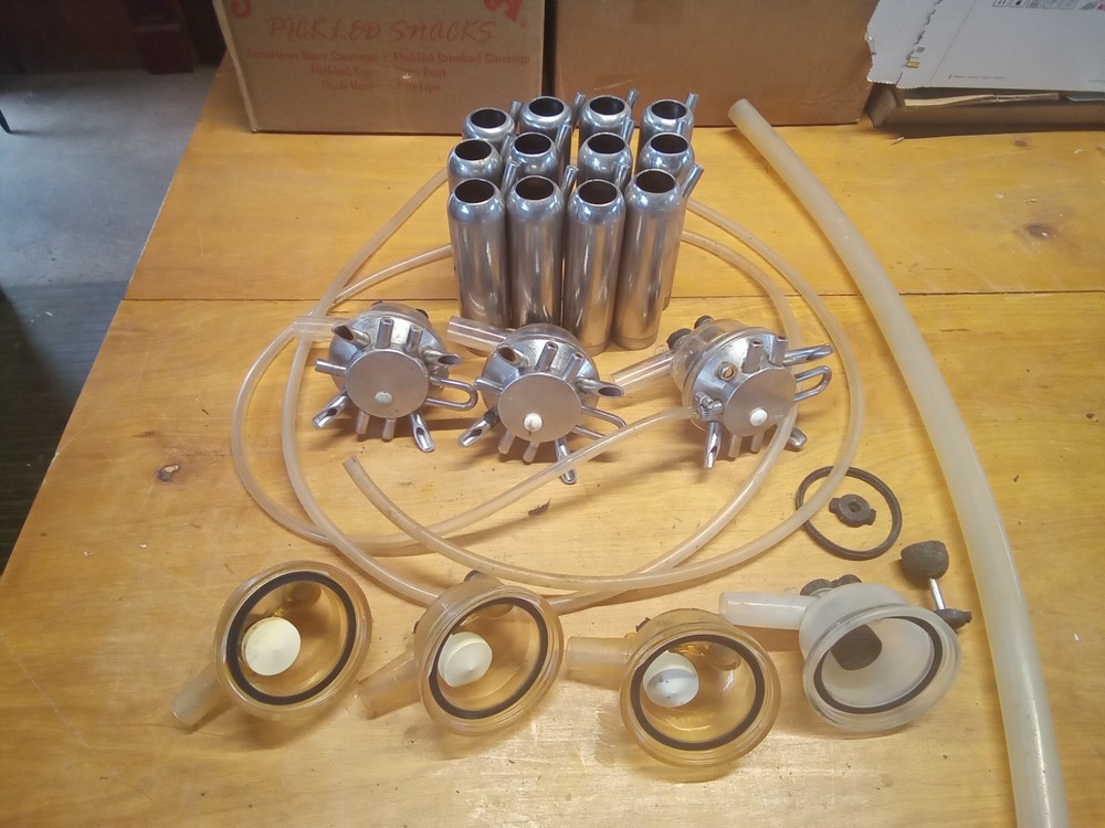 3 De Laval milking claws and 06 shells