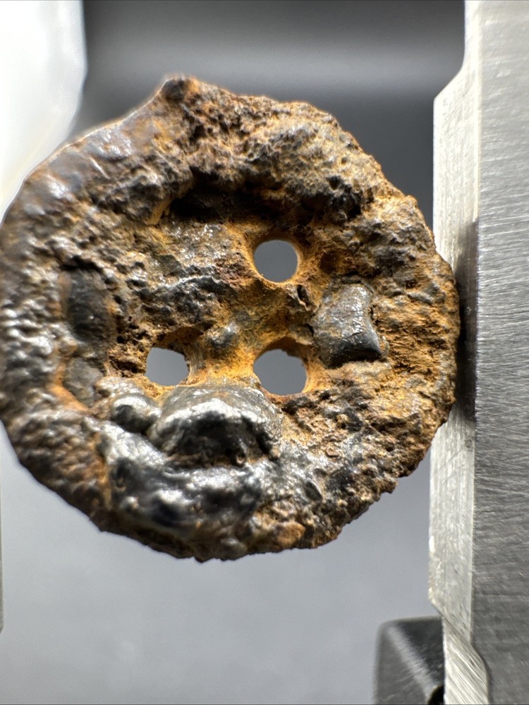 Colonial Era Button Found In Virginia Flat Button #68