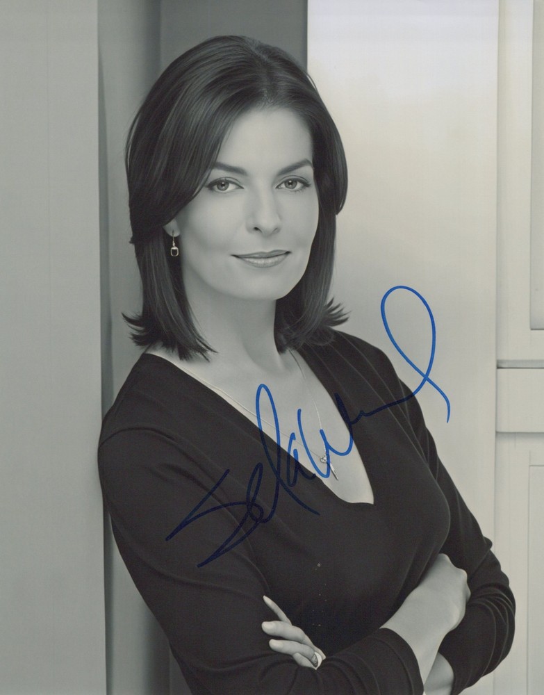 Sela Ward signed 8x10 photo
