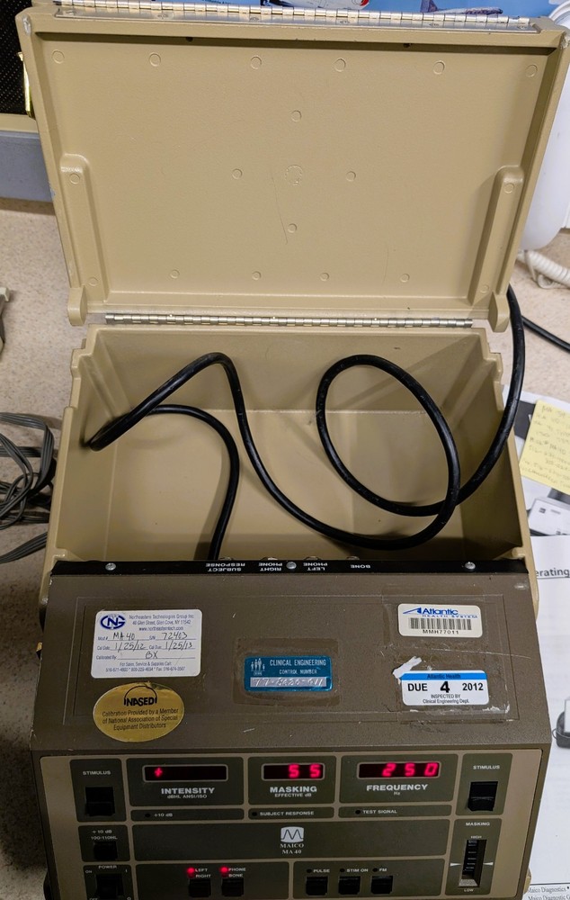 Maico MA 40 Audiometer with Headset