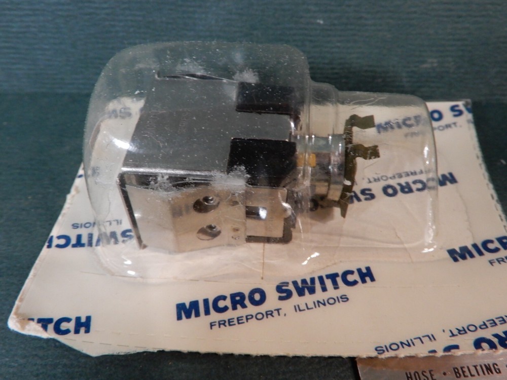 Honeywell Micro Switch 2C21  "Series 2" Operator Indicator Module NOS