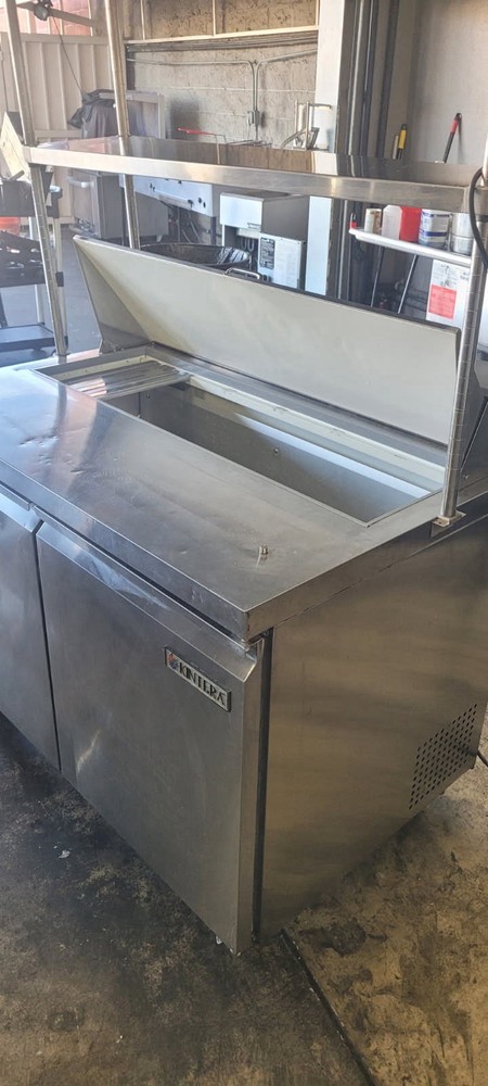 Kintera Sandwich Table