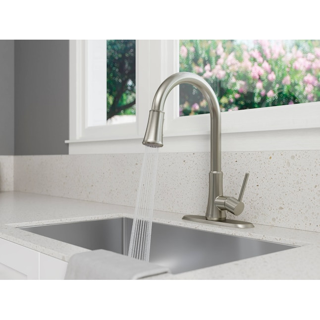 Pfister Classic Stainless Single Handle Pull Down Kitchen Faucet F-529-7PFS