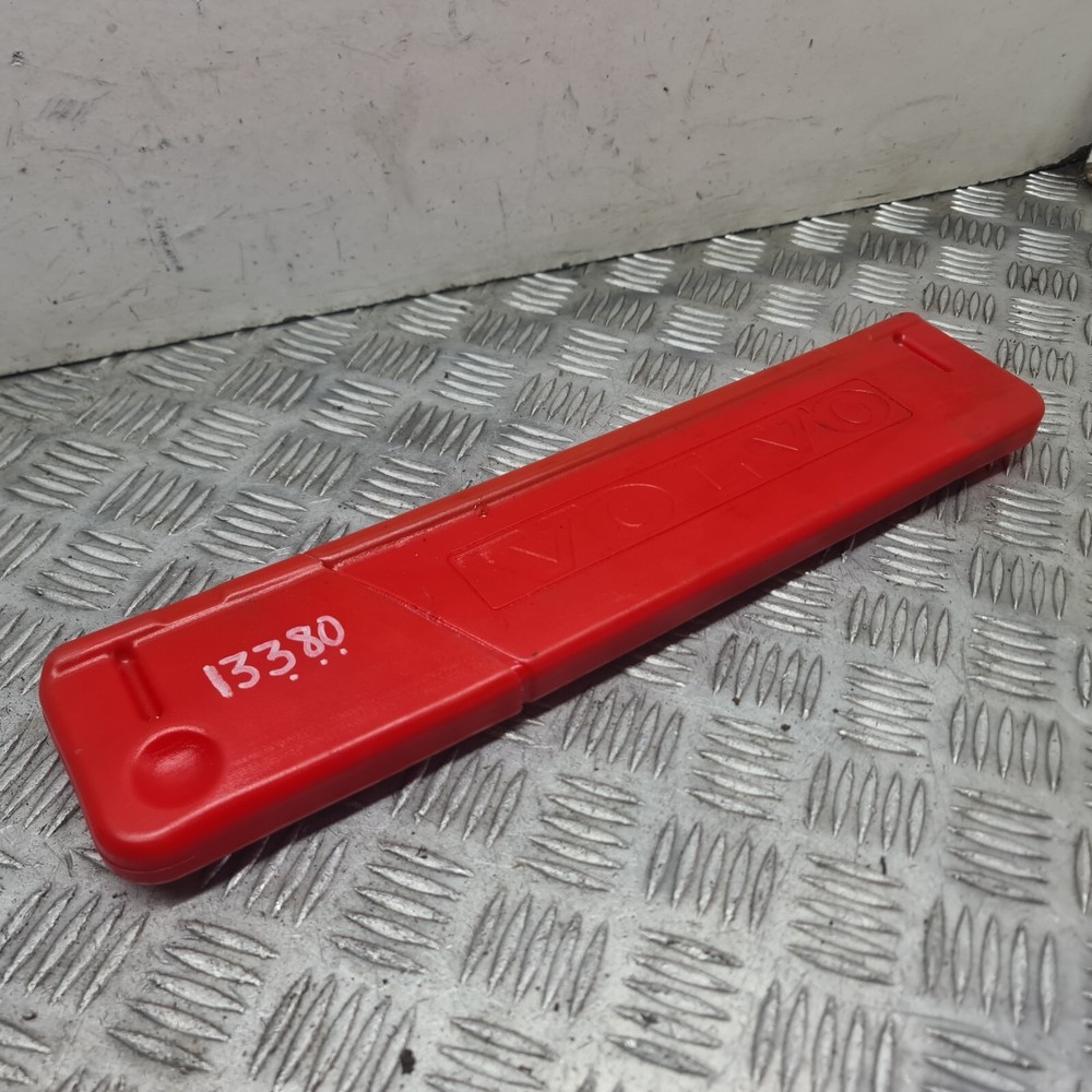 Volvo S80 emergency hazard warning triangle + case 07-14