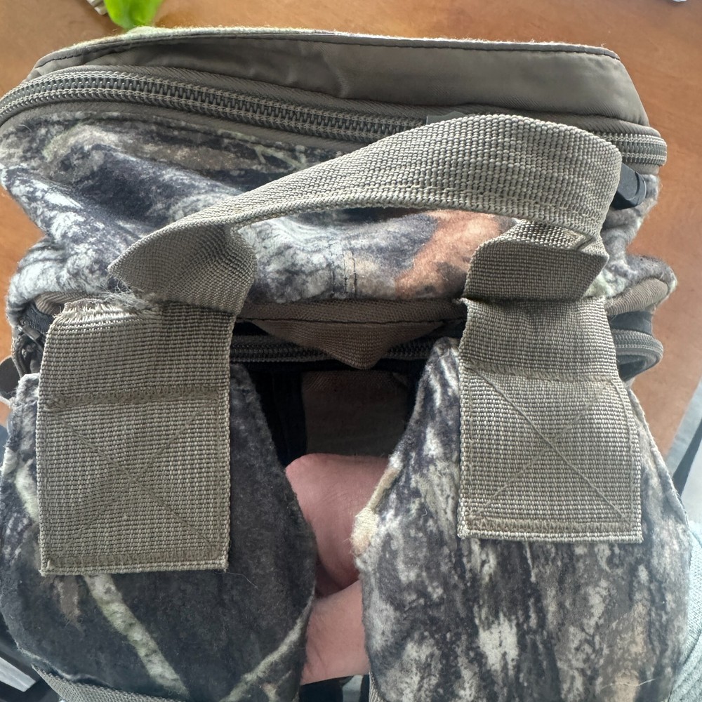 (TORN STRAP) Camelback Maximum Gear Motherlode Backpack Camouflage Hunting