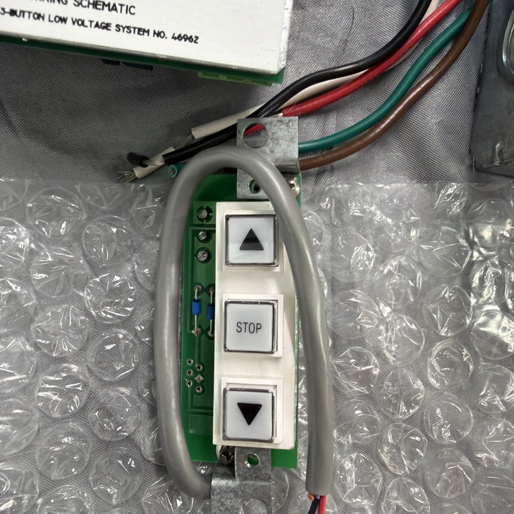 Da-Lite 46962 Extra Three Button Low Voltage Control Switch