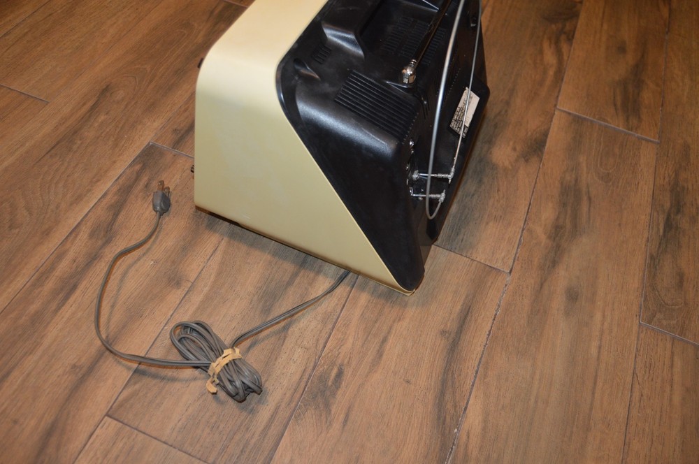 Panasonic TV TR-749 Solid State Television Vintage Retro Working