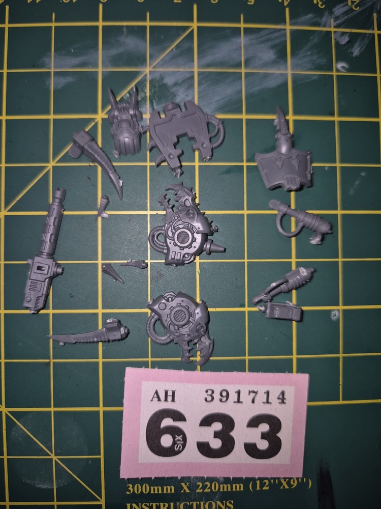 Warhammer 40k Chaos Knights Spare Bits