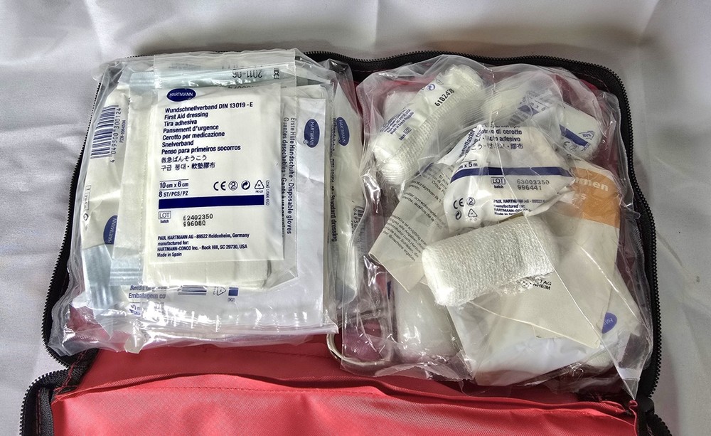 Audi Quattro A8 First Aid Kit 8E0860281