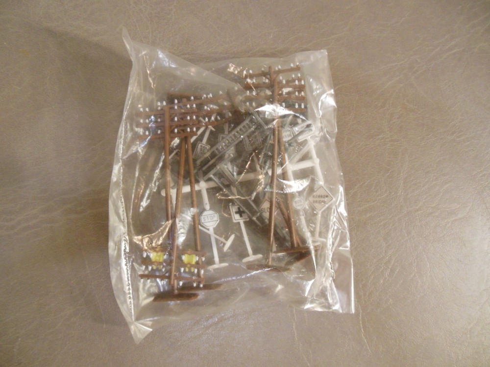 HO Model Power 1047 Silver Cloud Train Set