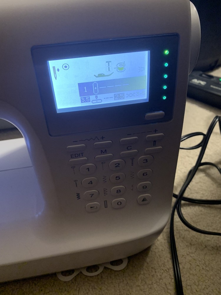 Singer Superb 2010 Computerized Programmable Sewing Machine W/ Pedal - WORKING