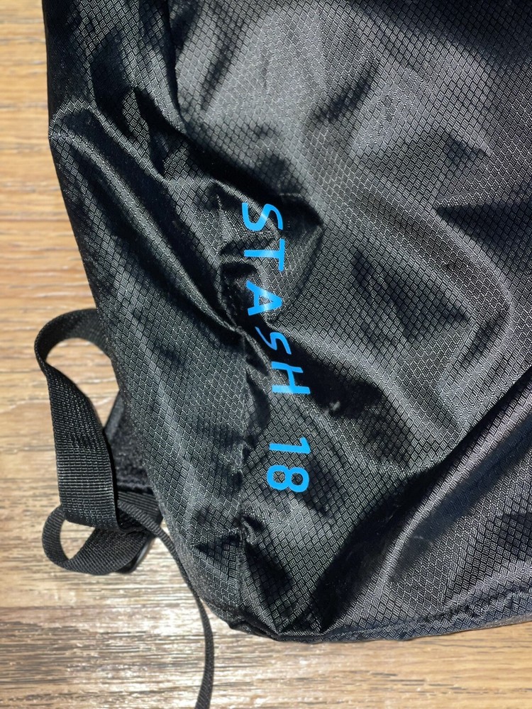 KLYMIT STASH 18 Daypack Backpack Black Blue Air Frame