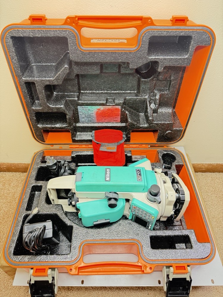 Nikon NPL- 352 Total Station