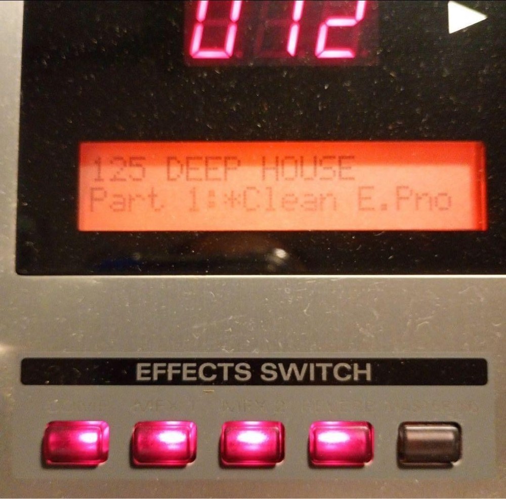 Roland MC-808 Sampling Groovebox Sampler Sequencer Tested Working