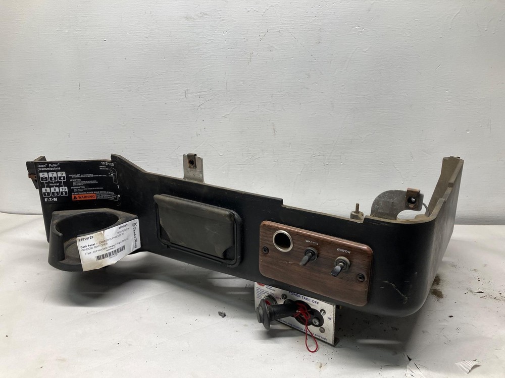 1988-2004 Freightliner FLD112 SWITCH Dash Panel - Used